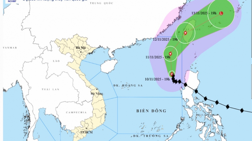 Bão số 14 di chuyển theo hướng Bắc Tây Bắc, tốc độ khoảng 10km/h